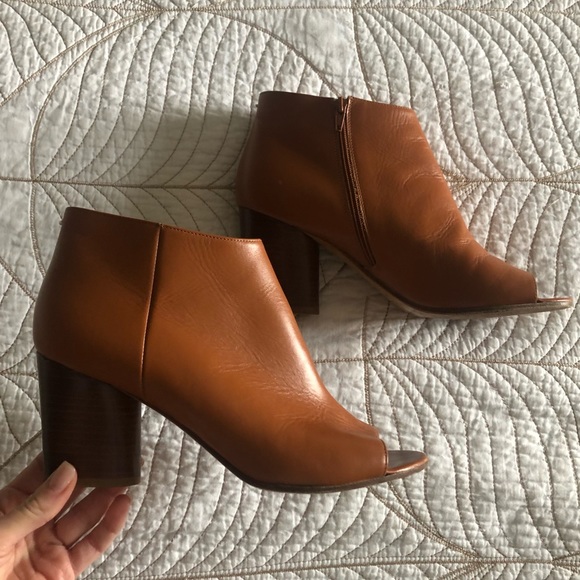 MAISON MARGIELA Calfskin Leather Open-toe Ankle Boots - Picture 2 of 13